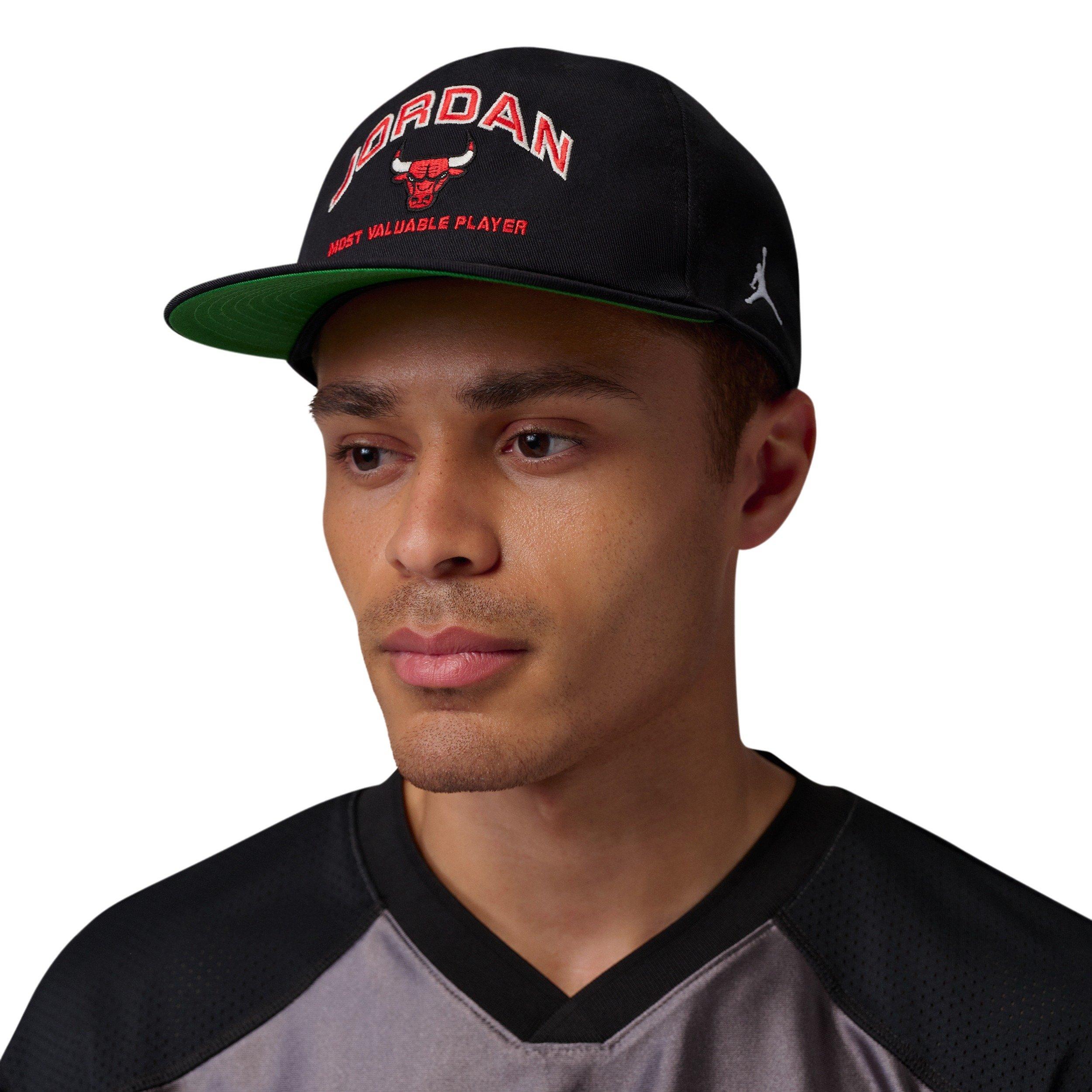 Jordan Adult Chicago Bulls NBA Pro Snapback Hat - BLACK